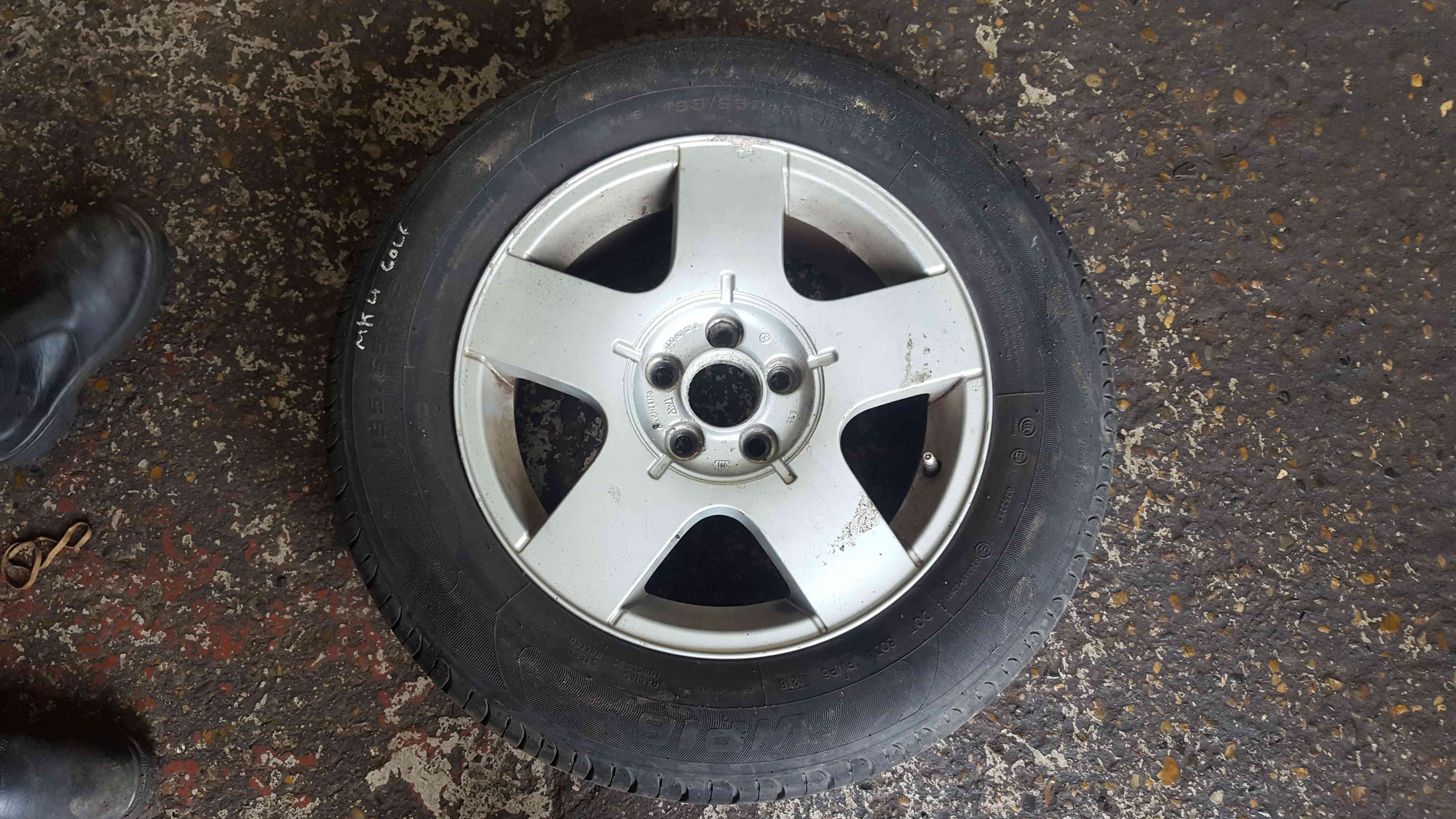 Volkswagen Golf MK4 1997-2004 Alloy Wheels 15inch Tyres 195 65 15 45 ...