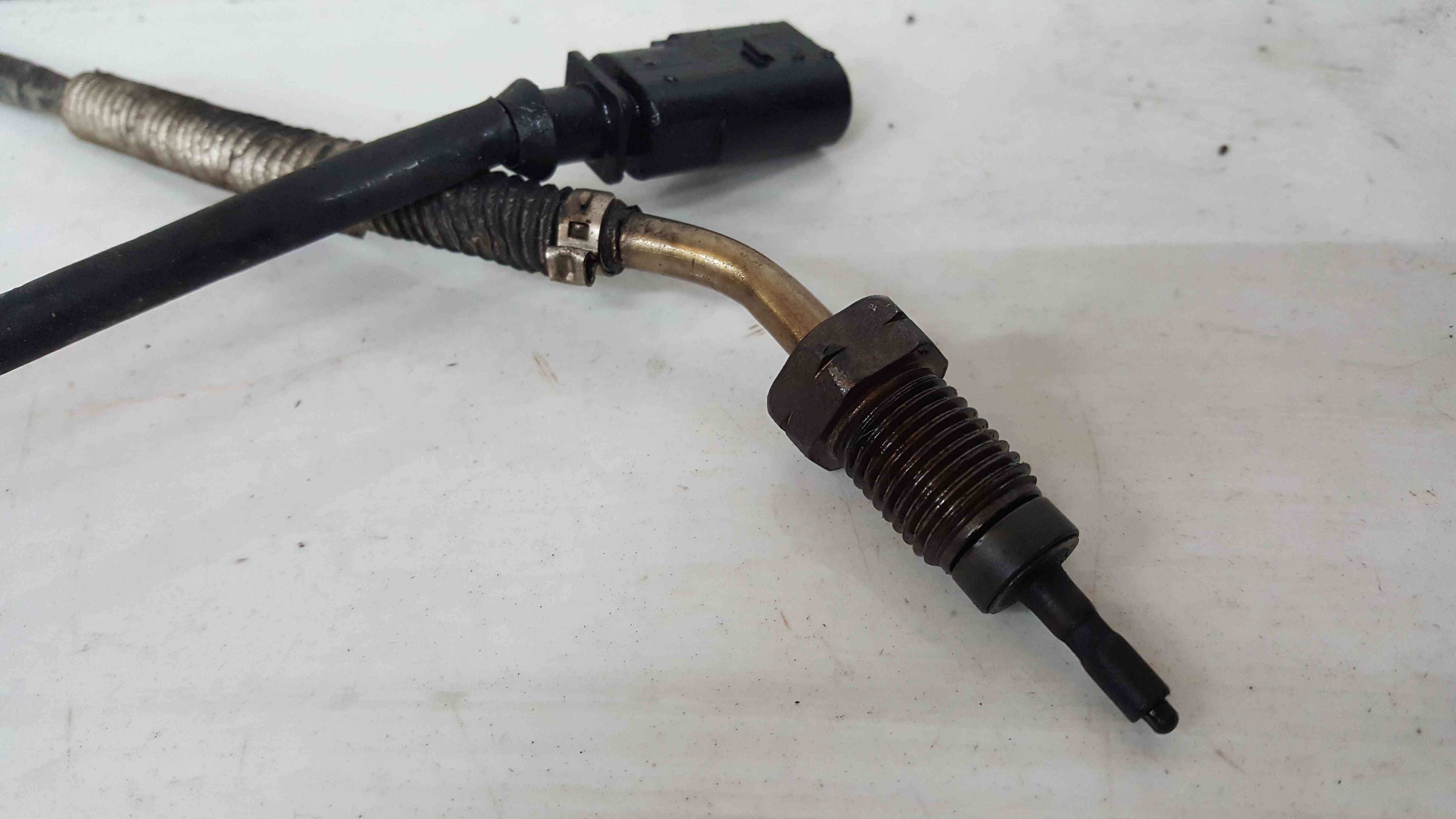 Volkswagen Golf MK6 20092012 16Tdi Exhaust GAS Temperature Sensor 03L906088ec Store Used