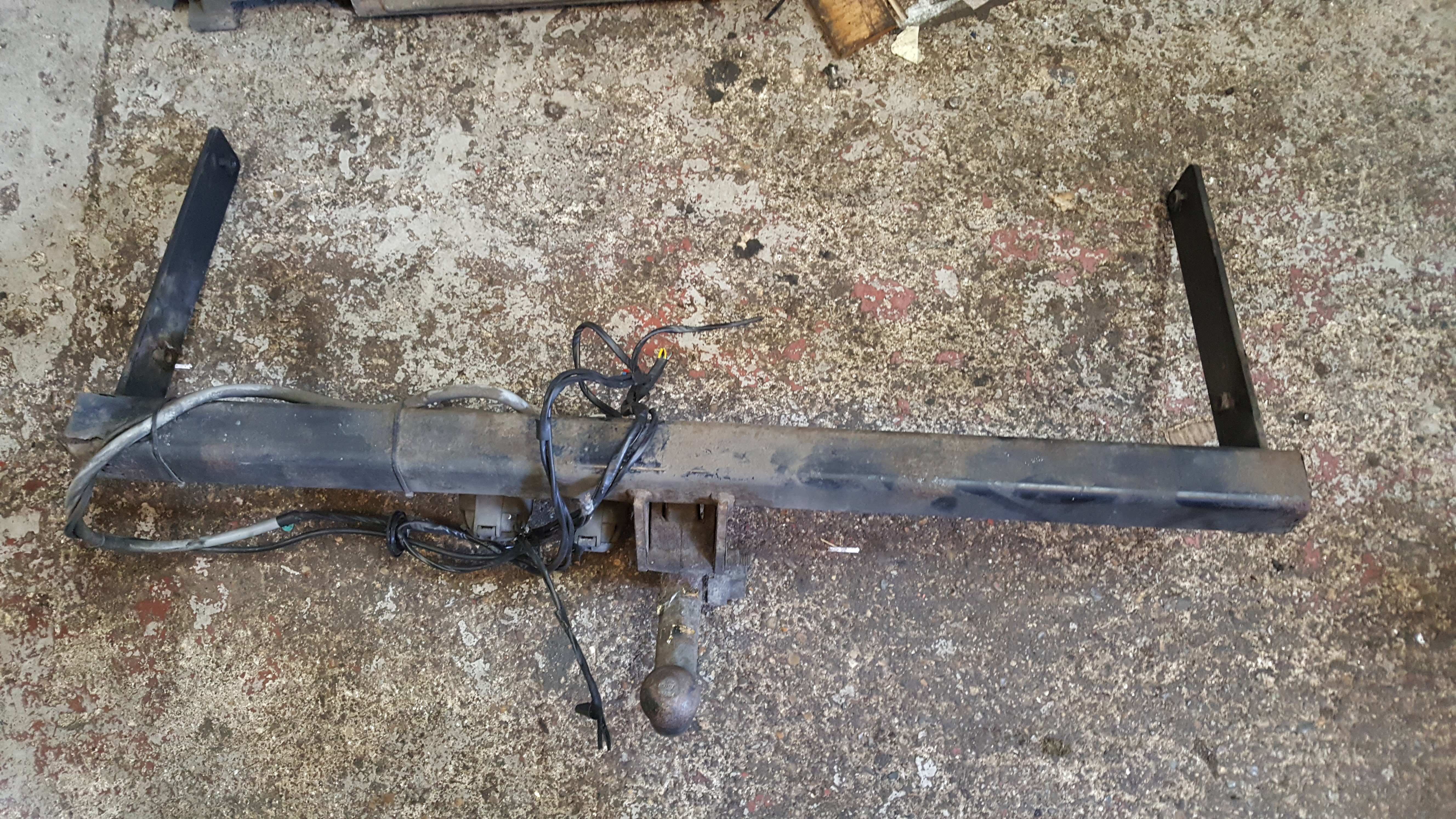 Volkswagen Passat Estate B6 2005-2010 Rear TOW Bar Complete - Store ...